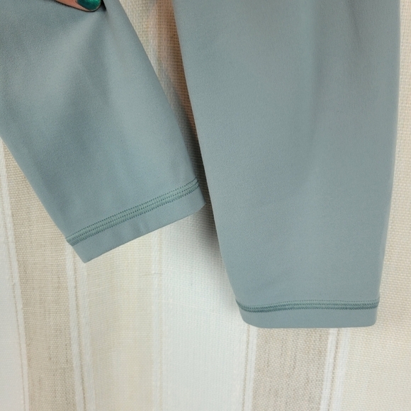 Athleta Salutation Stash Pocket 2 7/8‎ Tights Leggings Seafoam Green Size Small - Picture 12 of 13